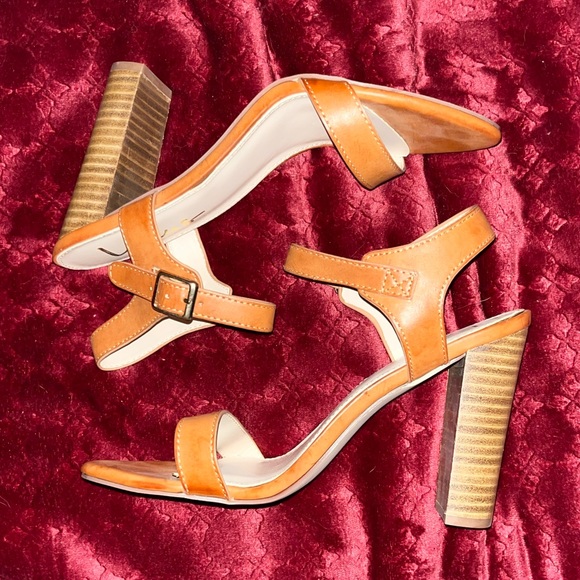 Lulus Shoes Nwt Natural High Heels Sandals Block Heel Ankle Strap